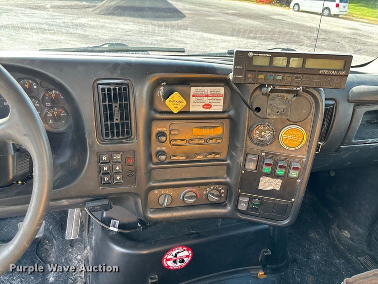 image for item DZ4640 2006 Chevrolet C8500 digger derrick truck