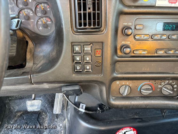 image for item DZ4640 2006 Chevrolet C8500 digger derrick truck