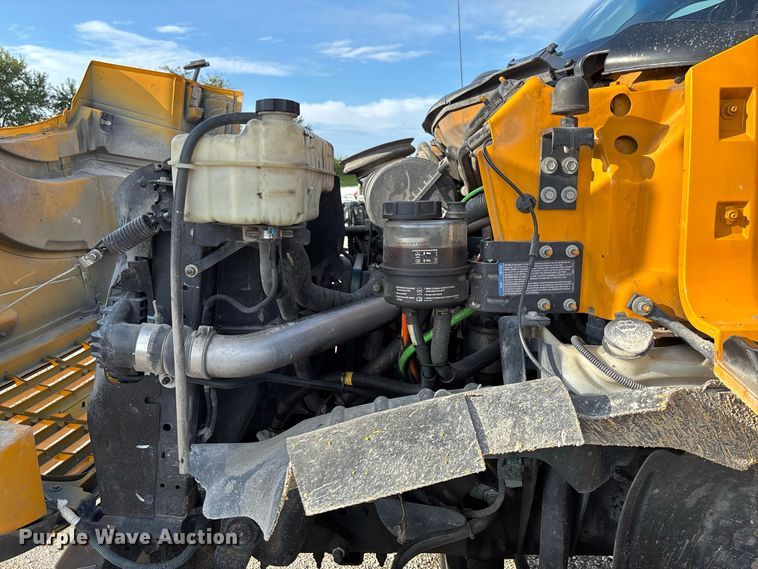 image for item DZ4640 2006 Chevrolet C8500 digger derrick truck