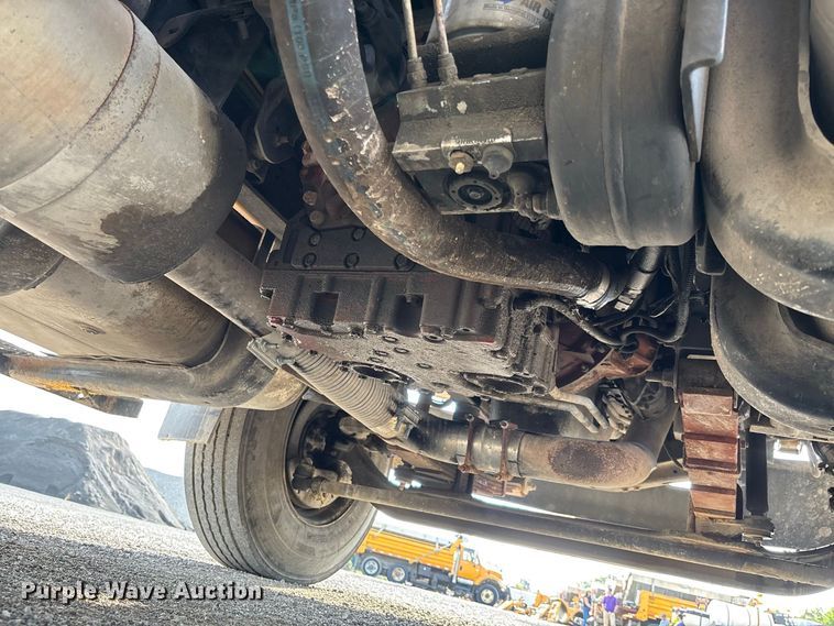 image for item DZ4640 2006 Chevrolet C8500 digger derrick truck