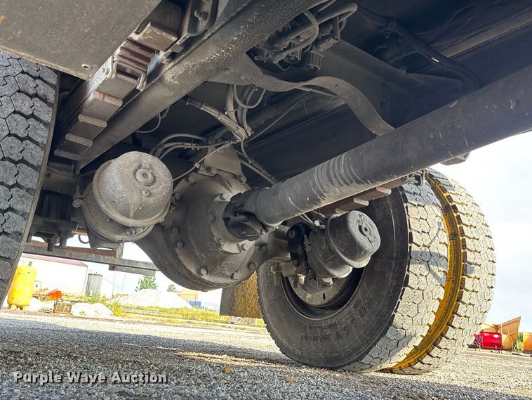 image for item DZ4640 2006 Chevrolet C8500 digger derrick truck