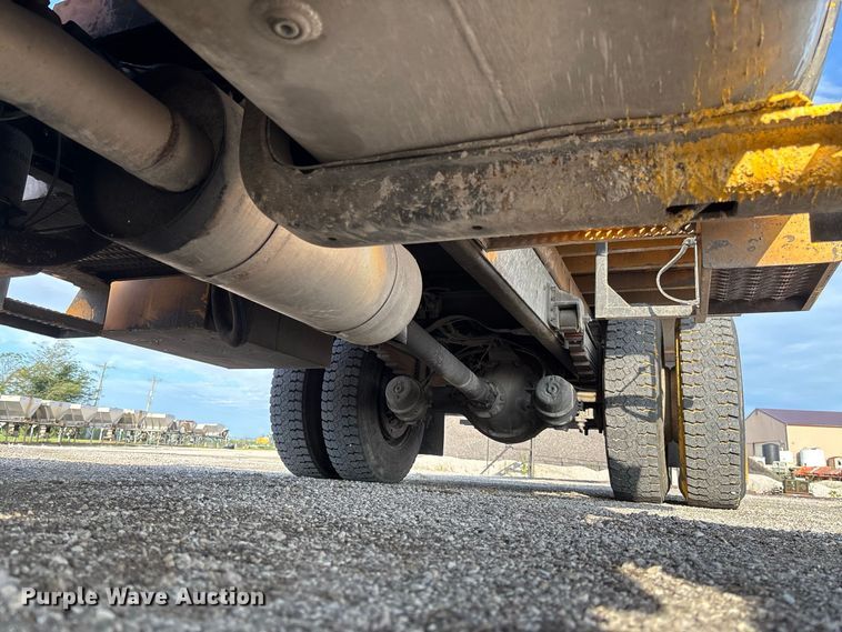 image for item DZ4640 2006 Chevrolet C8500 digger derrick truck