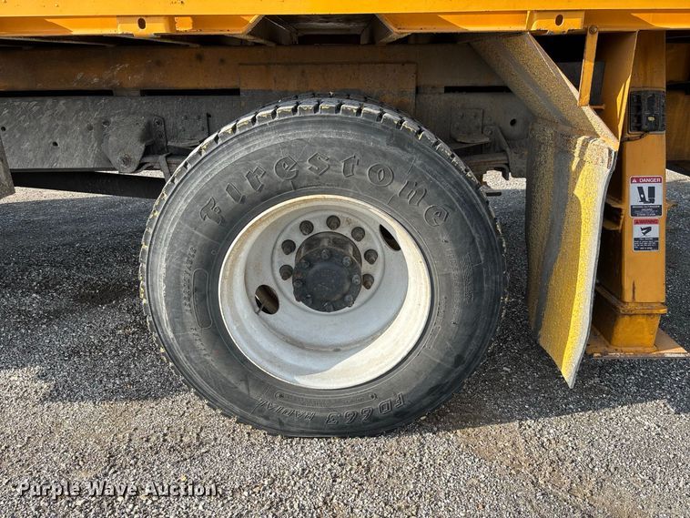 image for item DZ4640 2006 Chevrolet C8500 digger derrick truck