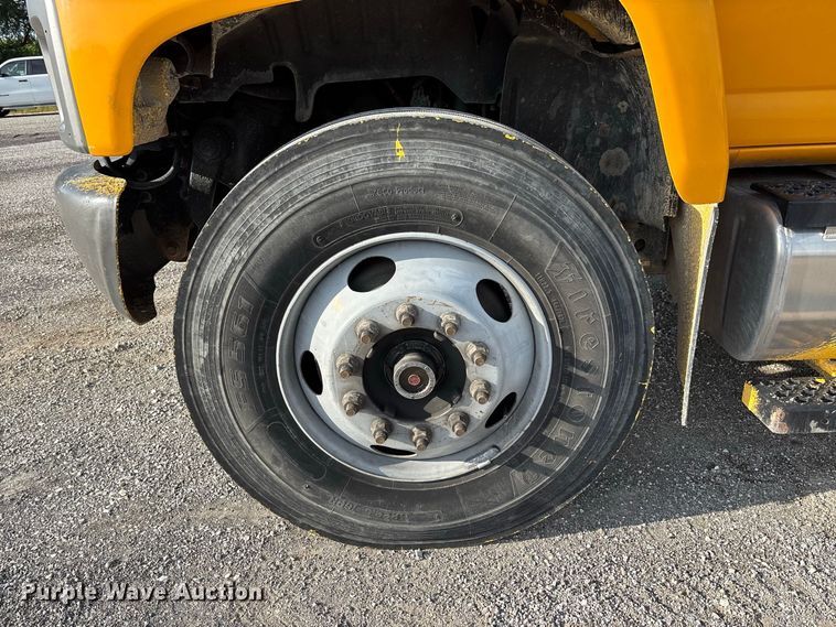 image for item DZ4640 2006 Chevrolet C8500 digger derrick truck