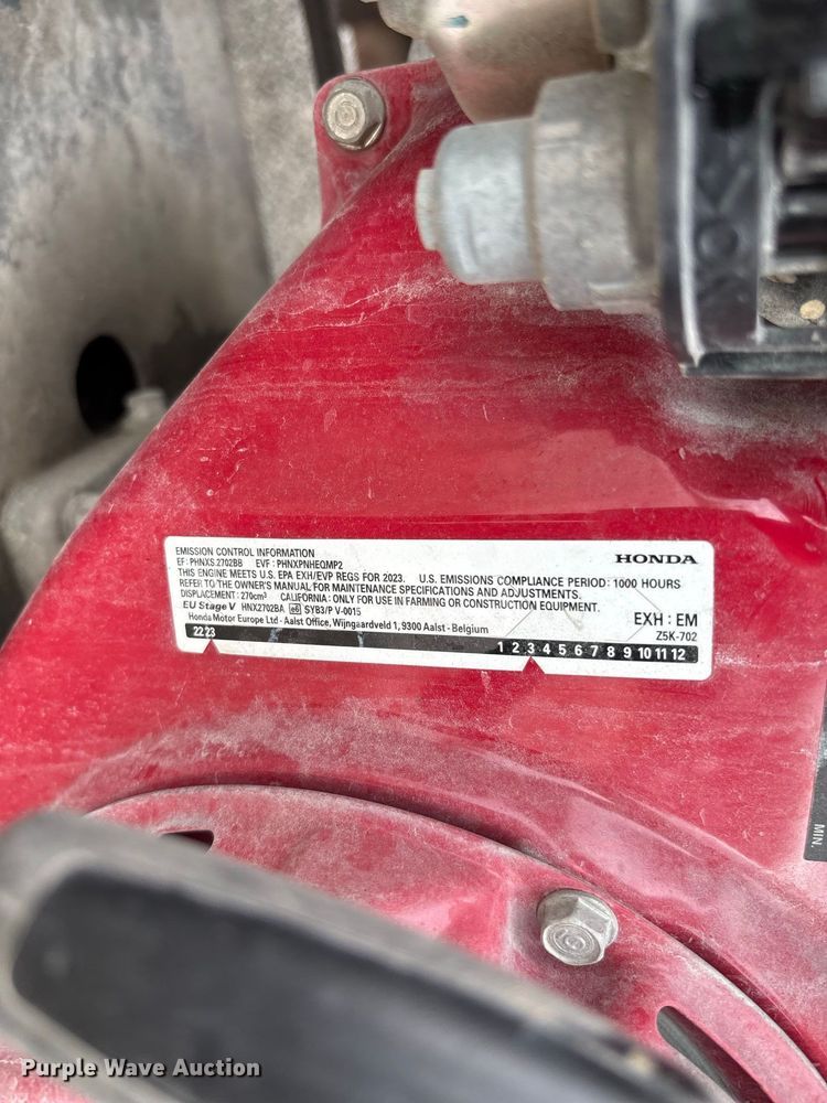 image for item DZ4641 2001 Isuzu NQR flatbed truck