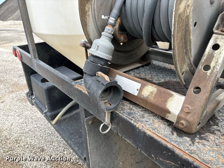 image for item DZ4641 2001 Isuzu NQR flatbed truck