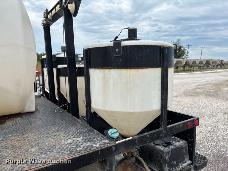 image for item DZ4641 2001 Isuzu NQR flatbed truck