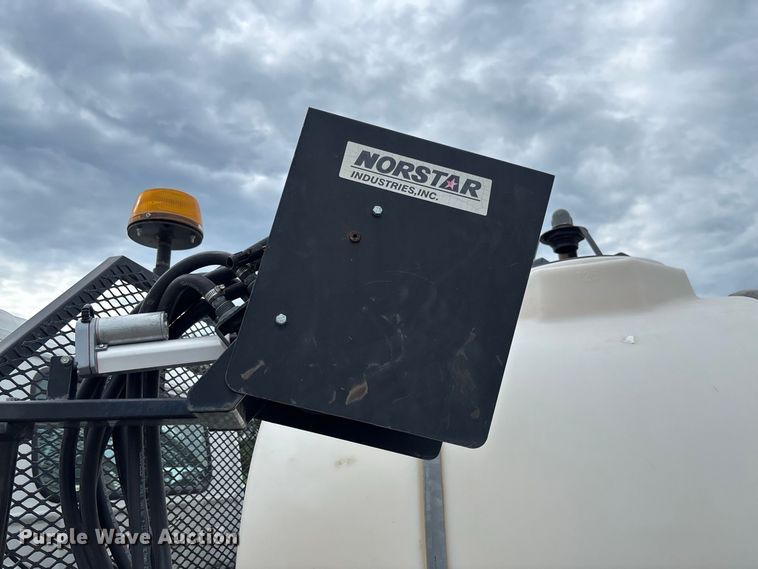 image for item DZ4641 2001 Isuzu NQR flatbed truck