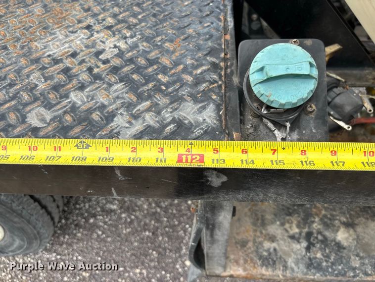 image for item DZ4641 2001 Isuzu NQR flatbed truck