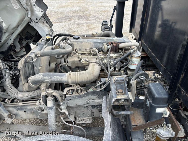 image for item DZ4641 2001 Isuzu NQR flatbed truck