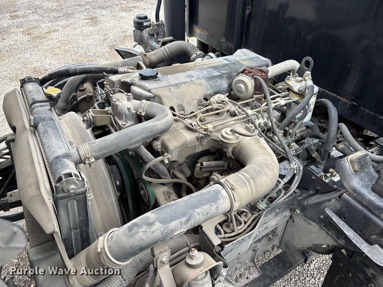 image for item DZ4641 2001 Isuzu NQR flatbed truck