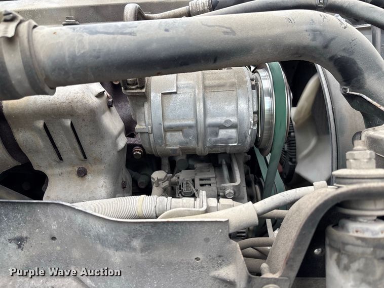 image for item DZ4641 2001 Isuzu NQR flatbed truck