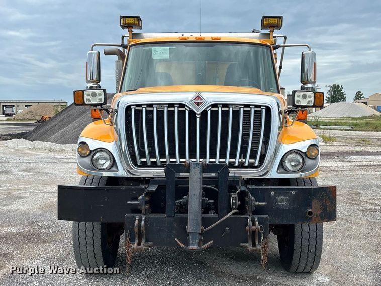 image for item DZ4642 2011 International WorkStar 7500 dump truck