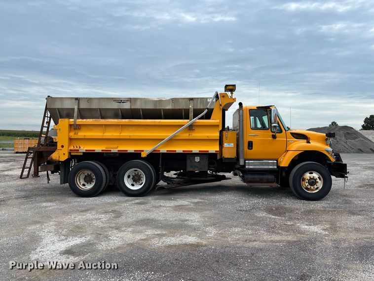 image for item DZ4642 2011 International WorkStar 7500 dump truck