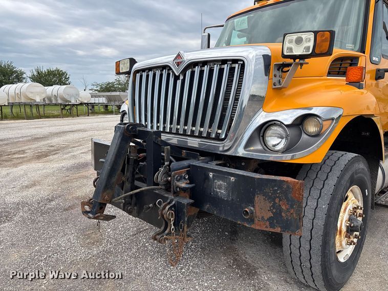 image for item DZ4642 2011 International WorkStar 7500 dump truck