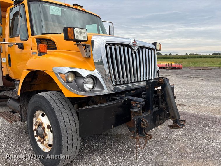 image for item DZ4642 2011 International WorkStar 7500 dump truck