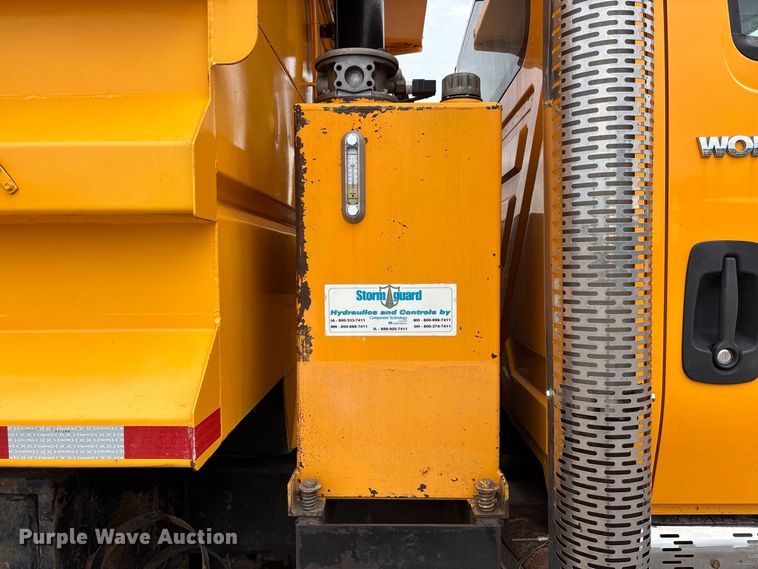 image for item DZ4642 2011 International WorkStar 7500 dump truck