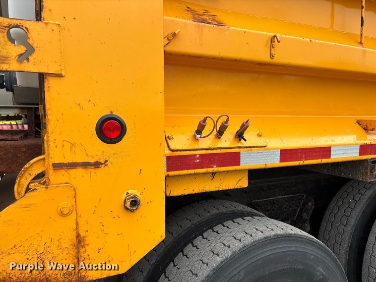 image for item DZ4642 2011 International WorkStar 7500 dump truck