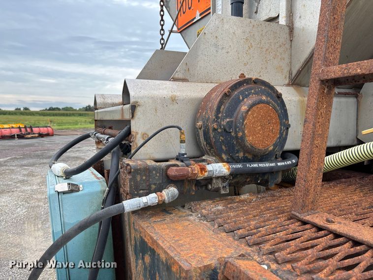 image for item DZ4642 2011 International WorkStar 7500 dump truck