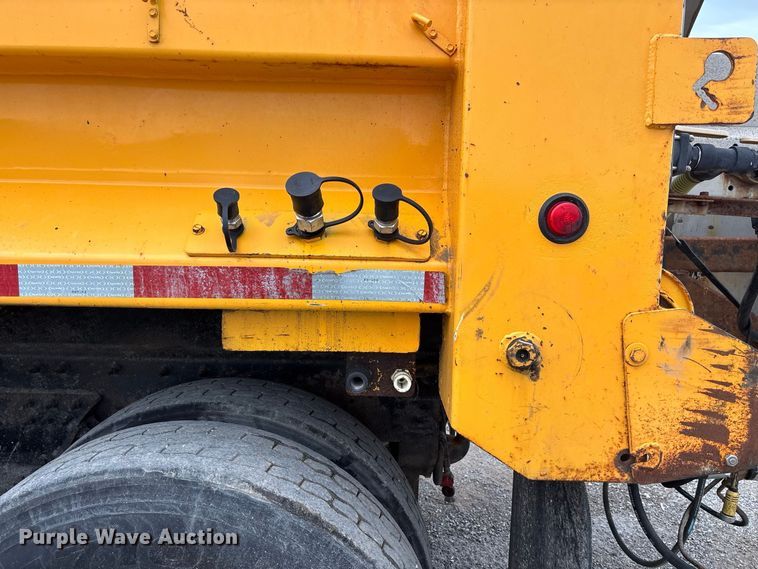 image for item DZ4642 2011 International WorkStar 7500 dump truck