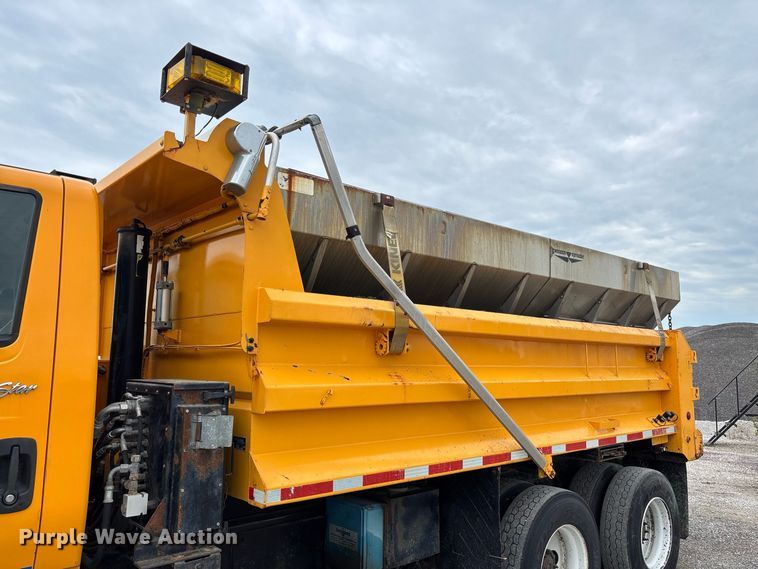 image for item DZ4642 2011 International WorkStar 7500 dump truck