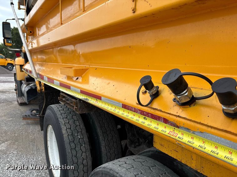 image for item DZ4642 2011 International WorkStar 7500 dump truck