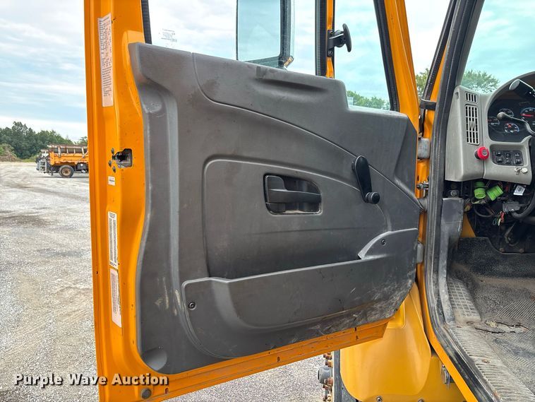 image for item DZ4642 2011 International WorkStar 7500 dump truck