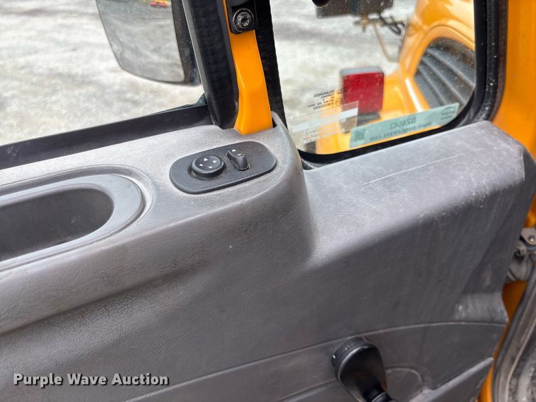 image for item DZ4642 2011 International WorkStar 7500 dump truck