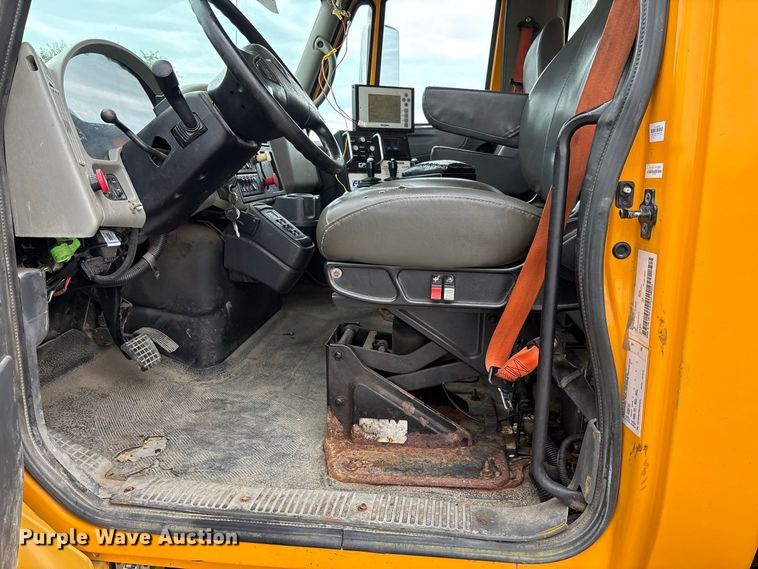 image for item DZ4642 2011 International WorkStar 7500 dump truck