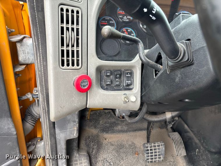 image for item DZ4642 2011 International WorkStar 7500 dump truck