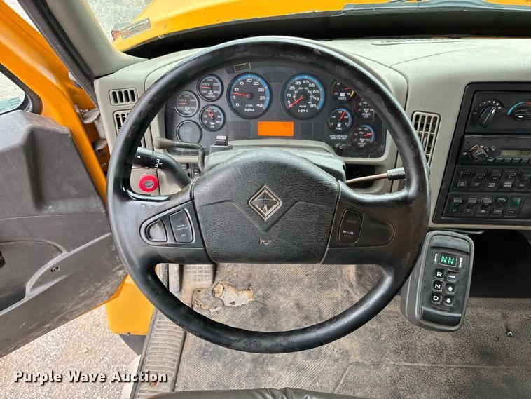 image for item DZ4642 2011 International WorkStar 7500 dump truck