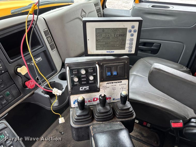 image for item DZ4642 2011 International WorkStar 7500 dump truck