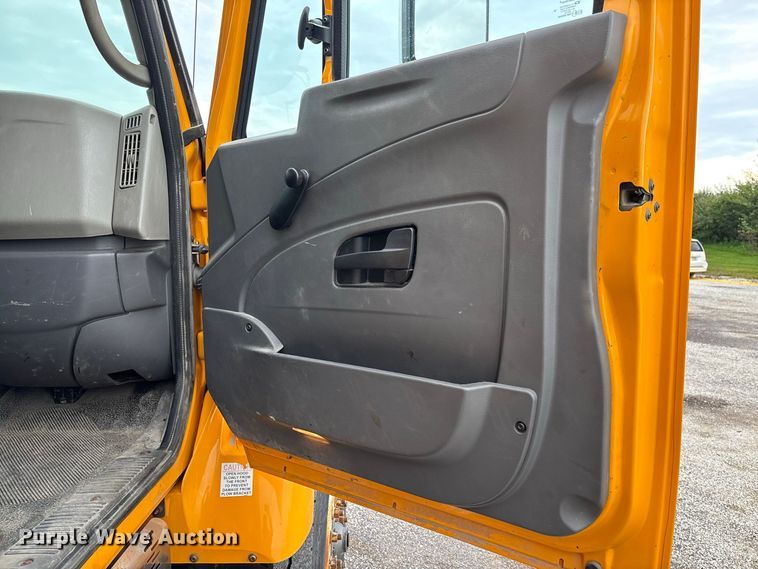 image for item DZ4642 2011 International WorkStar 7500 dump truck