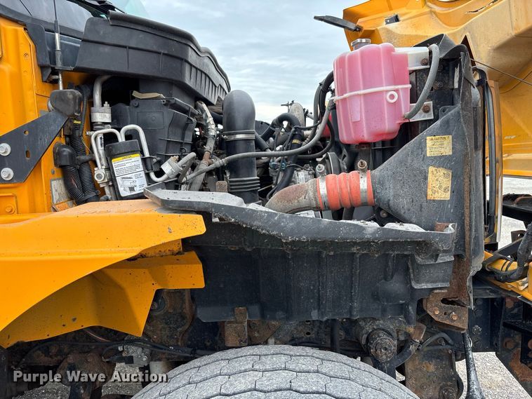 image for item DZ4642 2011 International WorkStar 7500 dump truck