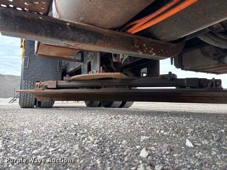 image for item DZ4642 2011 International WorkStar 7500 dump truck