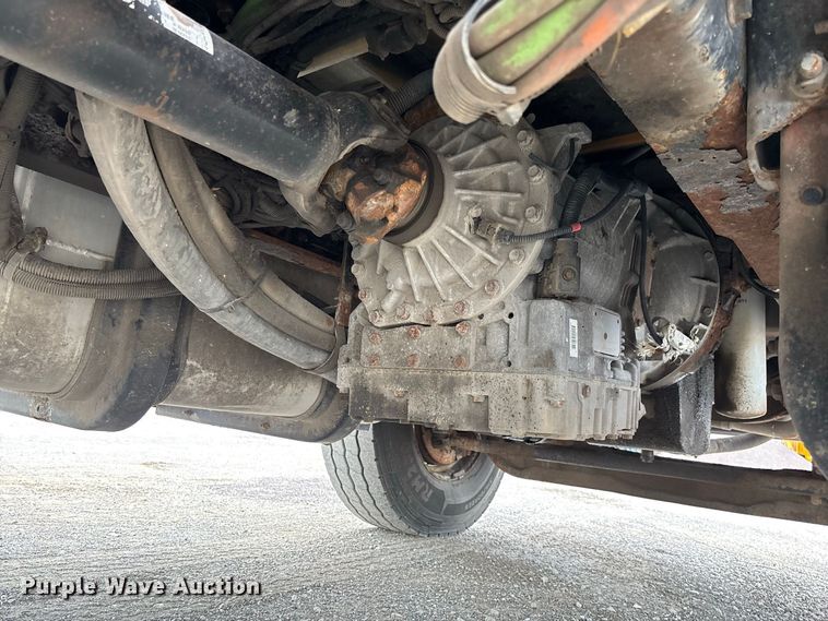 image for item DZ4642 2011 International WorkStar 7500 dump truck