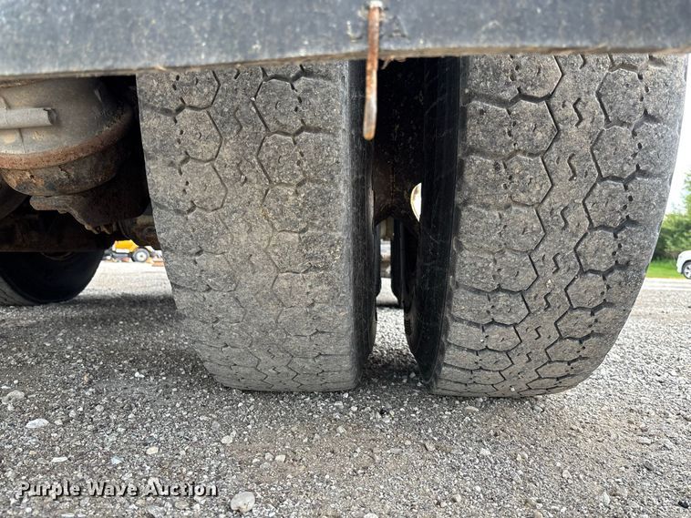 image for item DZ4642 2011 International WorkStar 7500 dump truck