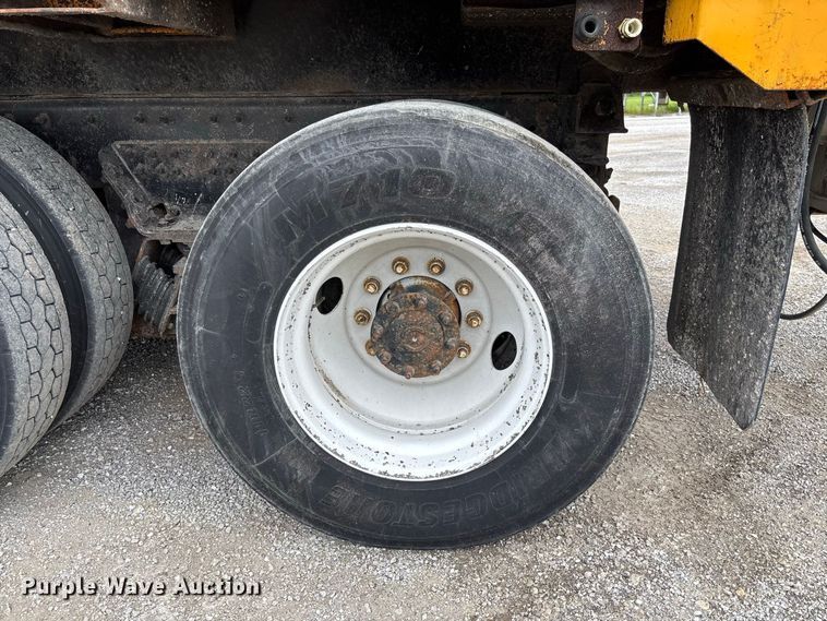 image for item DZ4642 2011 International WorkStar 7500 dump truck