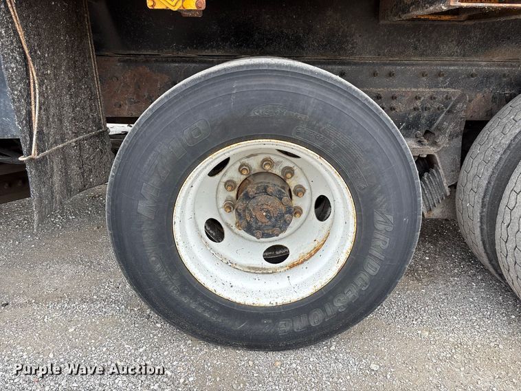 image for item DZ4642 2011 International WorkStar 7500 dump truck