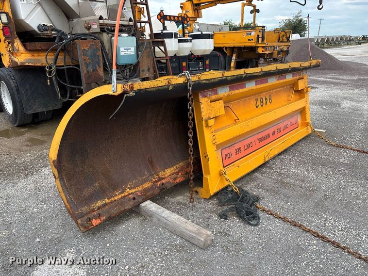 image for item DZ4642 2011 International WorkStar 7500 dump truck