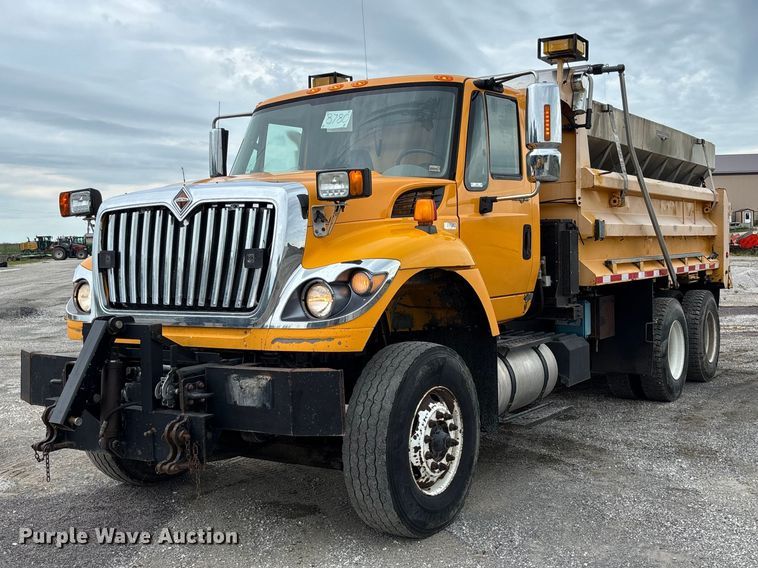 2013 International WorkStar 7500 dump truck