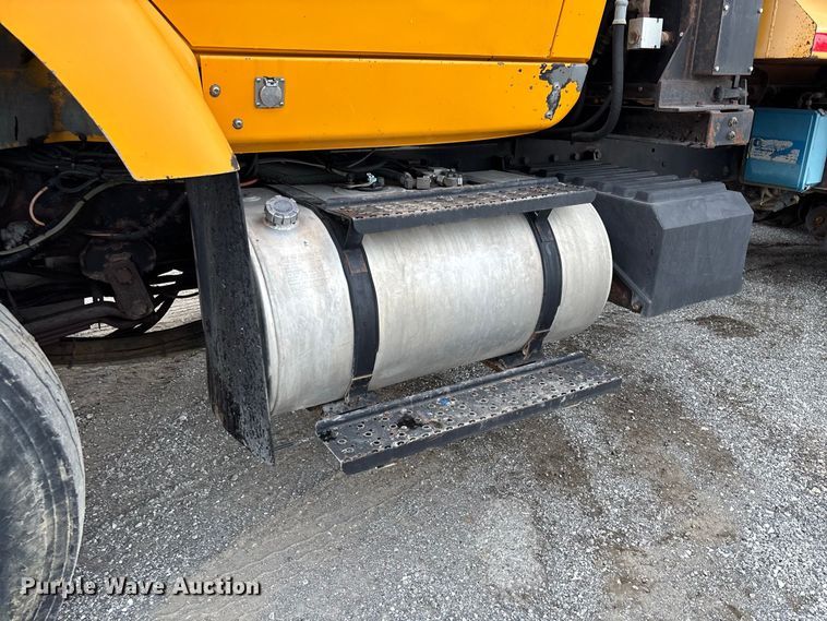 image for item DZ4643 2013 International WorkStar 7500 dump truck