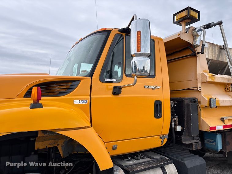 image for item DZ4643 2013 International WorkStar 7500 dump truck
