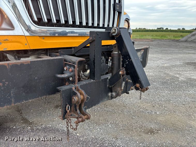 image for item DZ4643 2013 International WorkStar 7500 dump truck