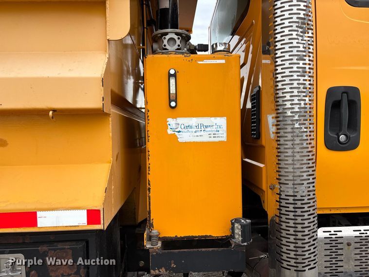 image for item DZ4643 2013 International WorkStar 7500 dump truck