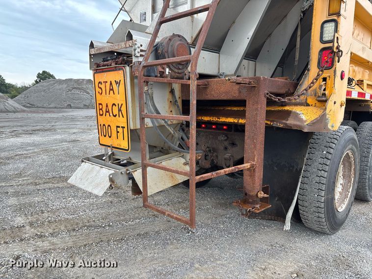 image for item DZ4643 2013 International WorkStar 7500 dump truck