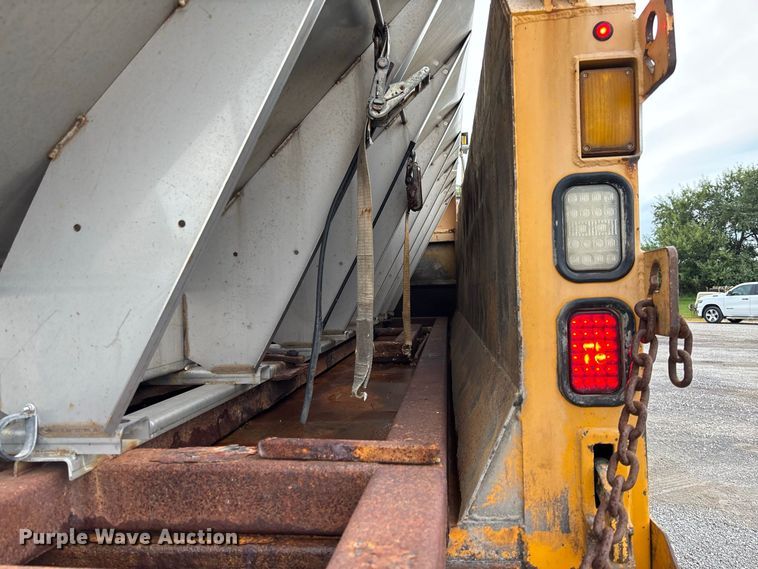 image for item DZ4643 2013 International WorkStar 7500 dump truck