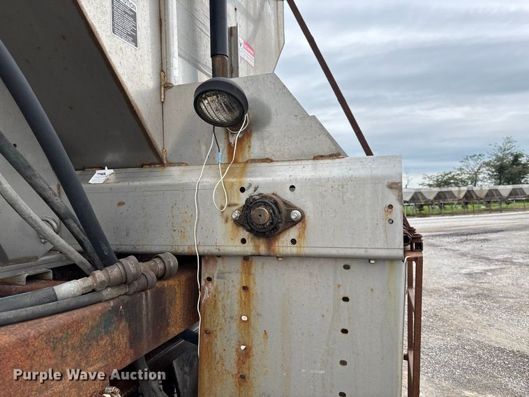 image for item DZ4643 2013 International WorkStar 7500 dump truck