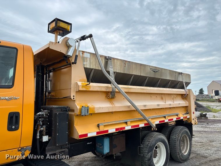 image for item DZ4643 2013 International WorkStar 7500 dump truck