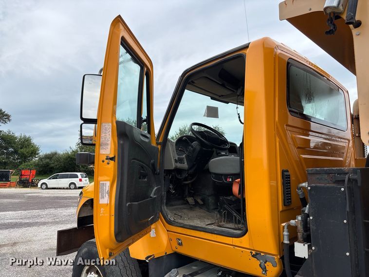 image for item DZ4643 2013 International WorkStar 7500 dump truck